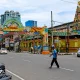 Gapura Welcome to Little India dan Kuil Shri Mariamman di Kampung Madras atau Kampung Keling Medan, Sumatera Utara.